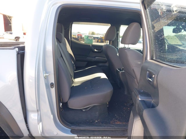 3TMCZ5AN7JM147117 Toyota Tacoma Trd Off Road