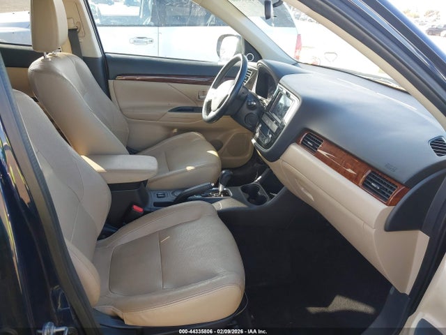 JA4AD3A31FZ006200 Mitsubishi Outlander Se