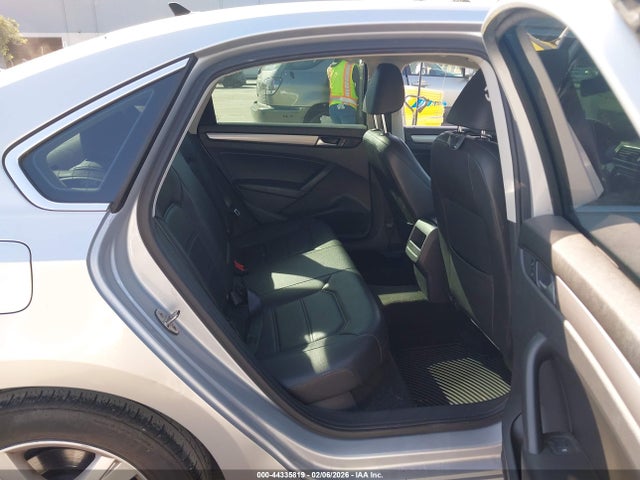 44335819 :رقم المزاد ، 1VWAT7A36FC104770 vin ، 2015 Volkswagen Passat 1.8t Limited Edition مزاد بيع