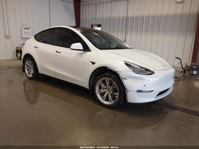 2021 TESLA MODEL Y 5YJYGDEE6MF066439 Photo 0