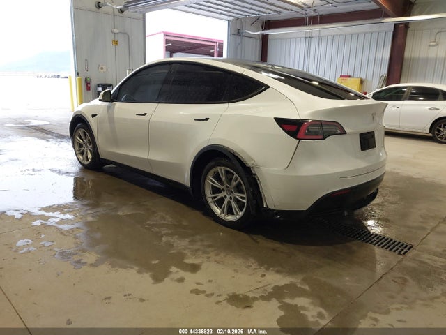 2021 TESLA MODEL Y 5YJYGDEE6MF066439 Photo 2