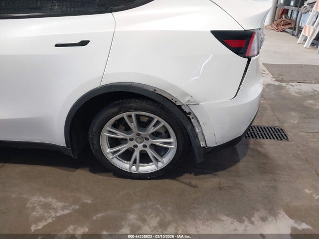 2021 TESLA MODEL Y 5YJYGDEE6MF066439 Photo 5
