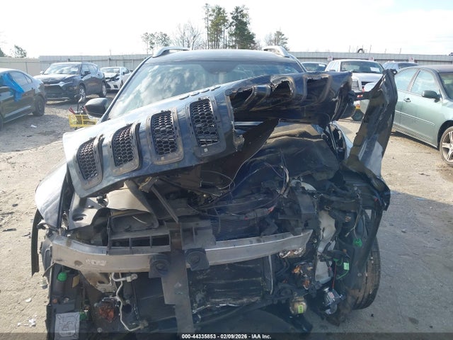 Продажа на аукционе авто 2016 Jeep Cherokee Latitude, vin: 1C4PJLCB4GW165387, номер лота: 44335853