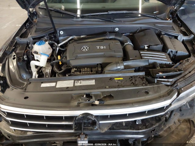 1VWGT7A38HC083871 Volkswagen Passat 1.8t Se