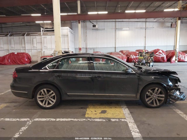 1VWGT7A38HC083871 Volkswagen Passat 1.8t Se