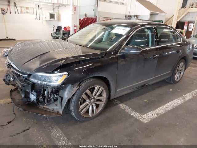 1VWGT7A38HC083871 Volkswagen Passat 1.8t Se