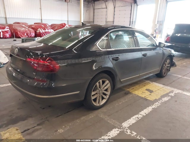 1VWGT7A38HC083871 Volkswagen Passat 1.8t Se