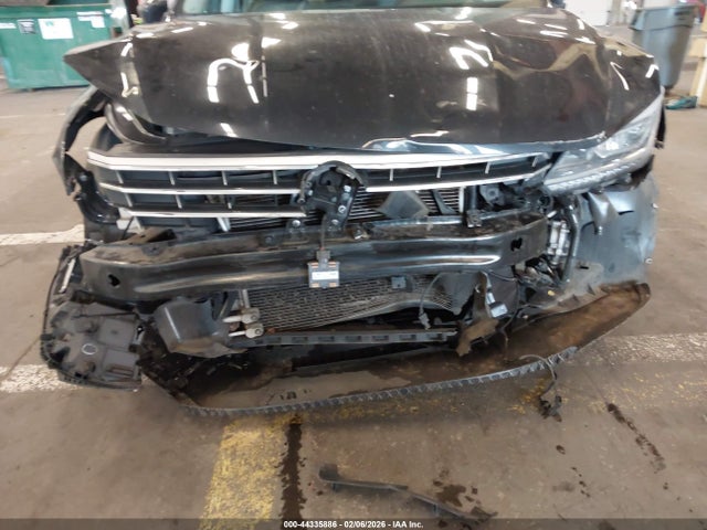 1VWGT7A38HC083871 Volkswagen Passat 1.8t Se