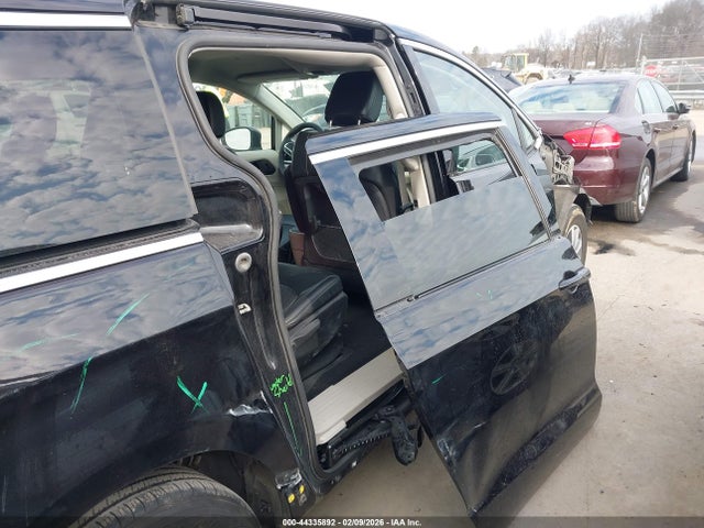 44335892 :رقم المزاد ، 2C4RC1S7XRR174403 vin ، 2024 Chrysler Pacifica Hybrid Select مزاد بيع