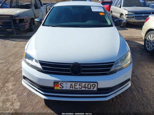 44335942 :رقم المزاد ، 3VWD17AJ4FM265599 vin ، 2015 Volkswagen Jetta 1.8t Se مزاد بيع