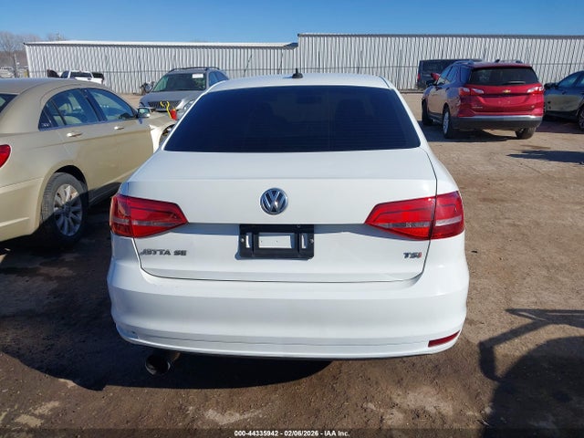 44335942 :رقم المزاد ، 3VWD17AJ4FM265599 vin ، 2015 Volkswagen Jetta 1.8t Se مزاد بيع