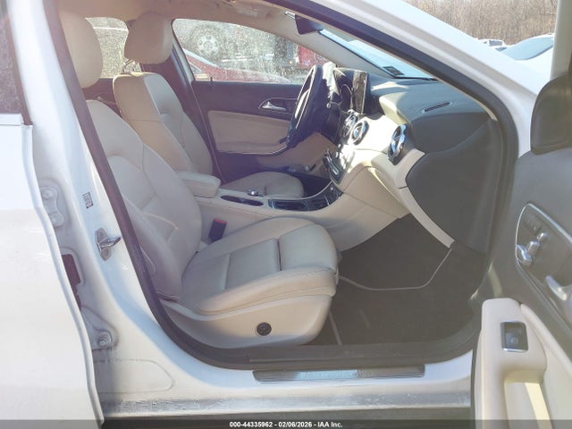 2018 MERCEDES-BENZ GLA 250 WDCTG4EB6JJ483476 Photo 4