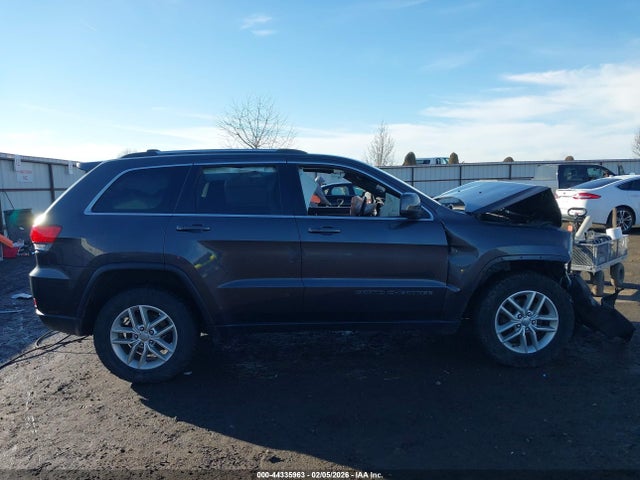 1C4RJFAG8JC299238 Jeep Grand Cherokee Laredo E 4x4
