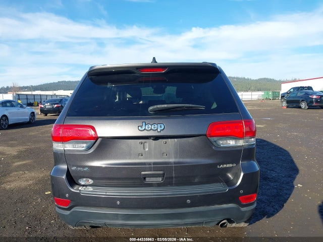 1C4RJFAG8JC299238 Jeep Grand Cherokee Laredo E 4x4