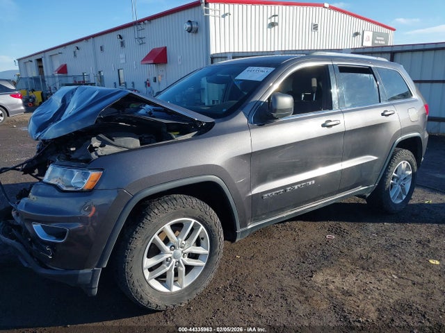 1C4RJFAG8JC299238 Jeep Grand Cherokee Laredo E 4x4