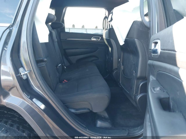 1C4RJFAG8JC299238 Jeep Grand Cherokee Laredo E 4x4
