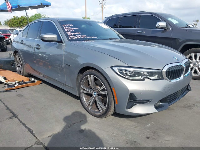 2022 BMW 3 SERIES WBA5P7C03NFL92866 Photo 0