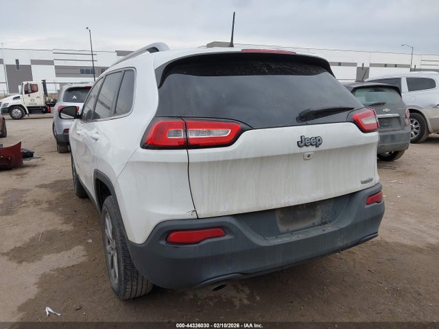 2018 JEEP CHEROKEE 1C4PJLLB3JD621754 Photo 2