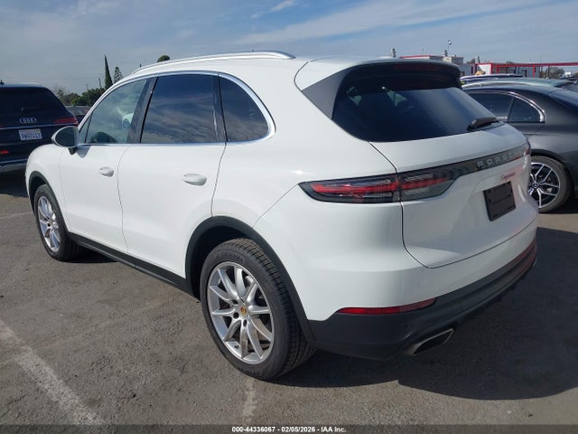 2019 PORSCHE CAYENNE WP1AA2AY7KDA12710 Photo 2