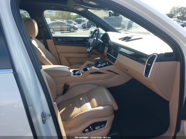 2019 PORSCHE CAYENNE WP1AA2AY7KDA12710 Photo 4