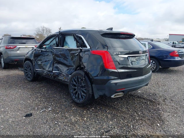 2017 CADILLAC XT5 1GYKNARS0HZ258606 Photo 2