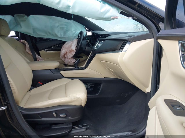 2017 CADILLAC XT5 1GYKNARS0HZ258606 Photo 4