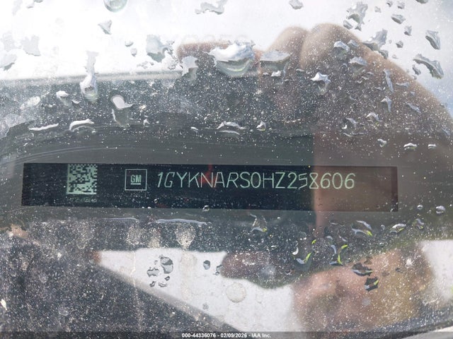 2017 CADILLAC XT5 1GYKNARS0HZ258606 Photo 8