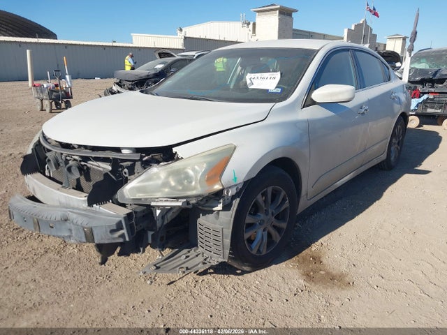 Nissan Altima 2.5 S 2014 1N4AL3AP1EN226444 Image 2