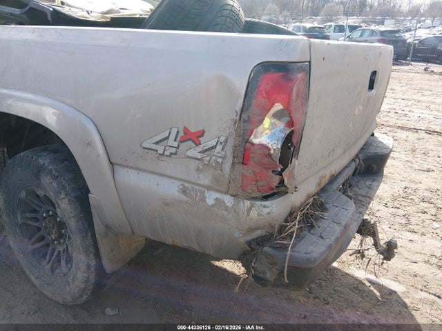 44336126 :رقم المزاد ، 1GTHK29254E373833 vin ، 2004 Gmc Sierra 2500hd Sle مزاد بيع
