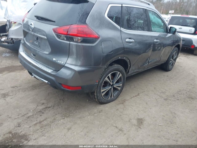 2017 Nissan Rogue Sl მანქანა იყიდება აუქციონზე, vin: 5N1AT2MV1HC746993, აუქციონის ნომერი: 44336127