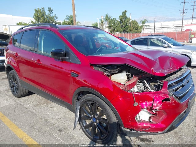 1FMCU0GD8HUE96983 Ford ESCAPE SE
