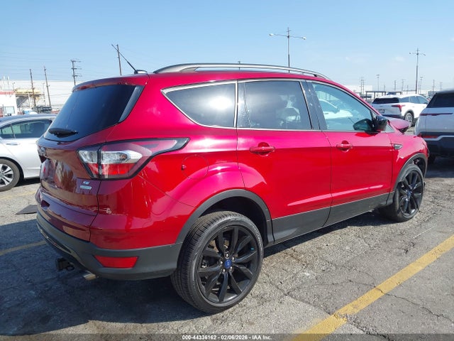 1FMCU0GD8HUE96983 Ford ESCAPE SE