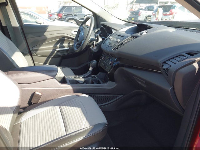 1FMCU0GD8HUE96983 Ford ESCAPE SE