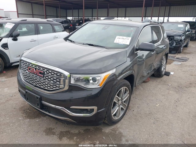 44336172 :رقم المزاد ، 1GKKNPLS8HZ157285 vin ، 2017 Gmc Acadia Denali مزاد بيع