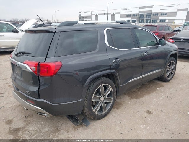44336172 :رقم المزاد ، 1GKKNPLS8HZ157285 vin ، 2017 Gmc Acadia Denali مزاد بيع