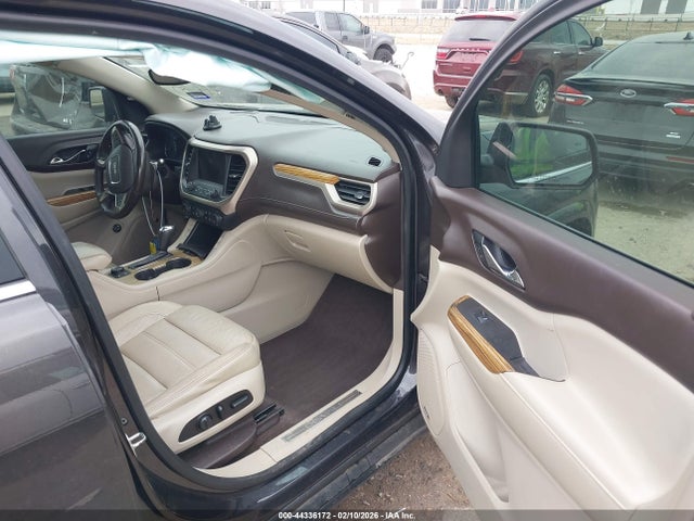 44336172 :رقم المزاد ، 1GKKNPLS8HZ157285 vin ، 2017 Gmc Acadia Denali مزاد بيع