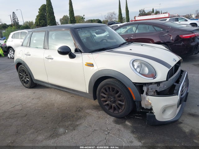 44336187 :رقم المزاد ، WMWXU1C5XH2E18436 vin ، 2017 Mini Hardtop Cooper مزاد بيع