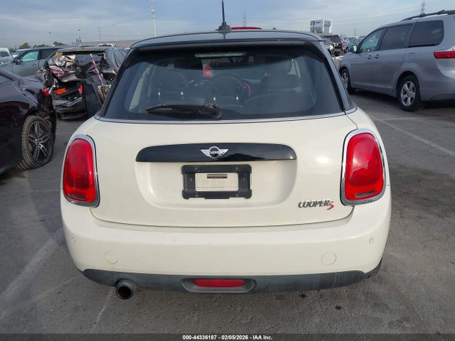 44336187 :رقم المزاد ، WMWXU1C5XH2E18436 vin ، 2017 Mini Hardtop Cooper مزاد بيع