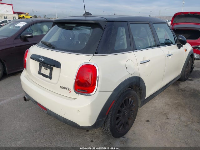 2017 MINI HARDTOP WMWXU1C5XH2E18436 Photo 3