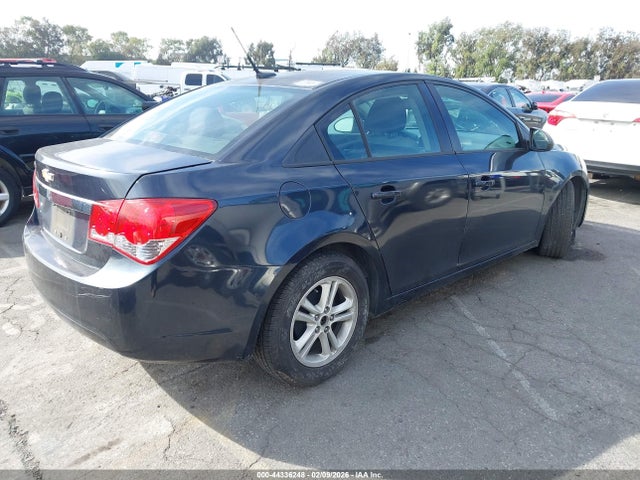 1G1PA5SG5E7397344 Chevrolet Cruze Ls Auto