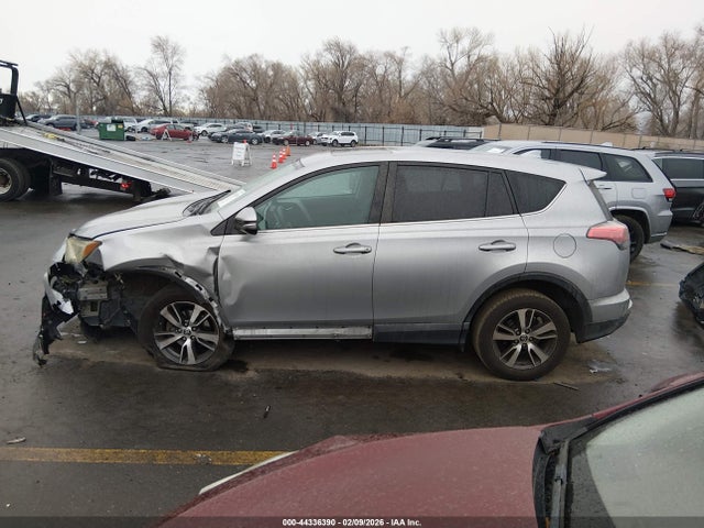 2T3WFREVXGW238493 Toyota Rav4 Xle