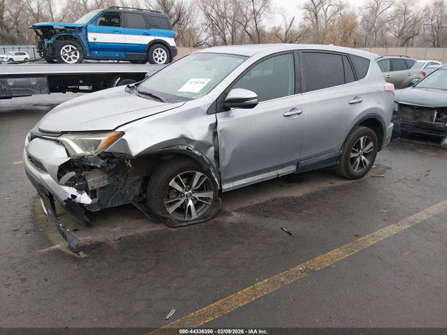 2T3WFREVXGW238493 Toyota Rav4 Xle