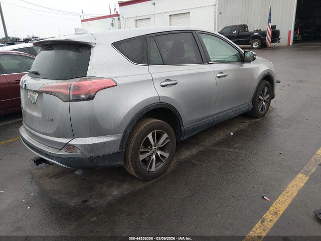 2T3WFREVXGW238493 Toyota Rav4 Xle