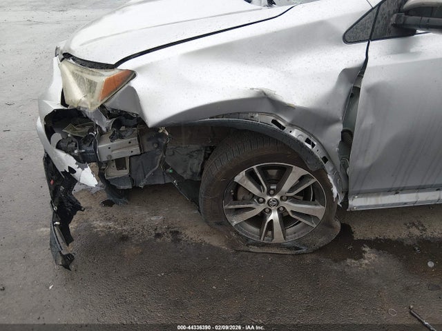 2T3WFREVXGW238493 Toyota Rav4 Xle