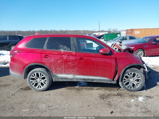 Продаж на аукціоні авто 2017 Mitsubishi Outlander Se, vin: JA4AZ3A38HZ015335, номер лоту: 44336446