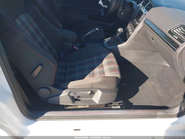 2016 VOLKSWAGEN GOLF GTI 3VWTT7AU2GM005834 Photo 4