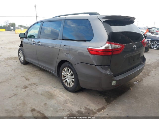 5TDYK3DC4GS727135 Toyota Sienna Xle 8 Passenger