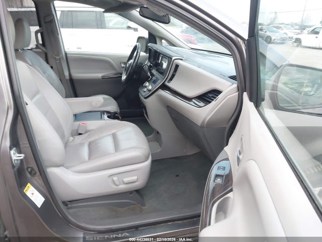 5TDYK3DC4GS727135 Toyota Sienna Xle 8 Passenger