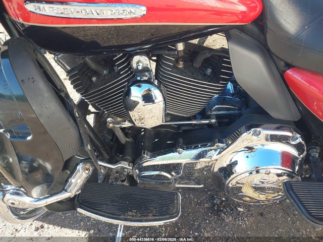 2010 HARLEY-DAVIDSON FLHTK 1HD1KEM17AB612652 Photo 8