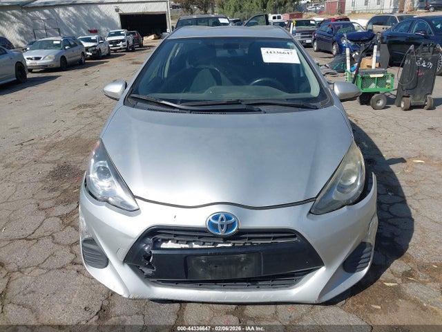 JTDKDTB30G1124019 Toyota Prius C Two